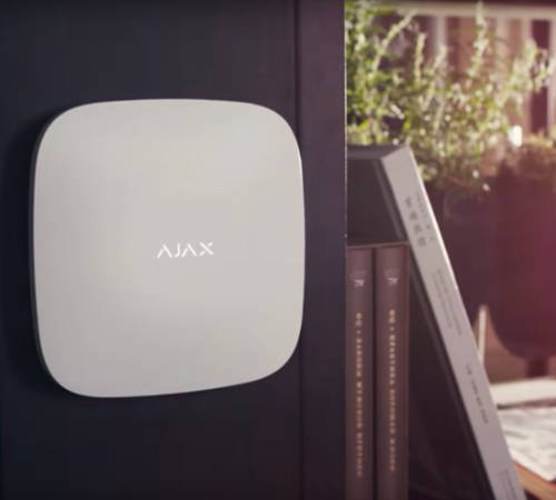 Ajax Hub : un design élégant pour une alarme maison à la pointe de la technologie